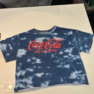 Coca Cola Women’s Blue and White Cropped Tie-Dye T-Shirt